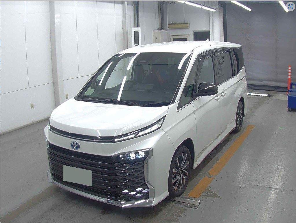 Toyota Voxy 2022